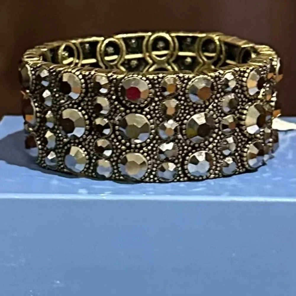 Antique Matt Gold Tone With Cut Crystals Lia Sophia “Twilight” Stretch Bracelet - Picture 4 of 12